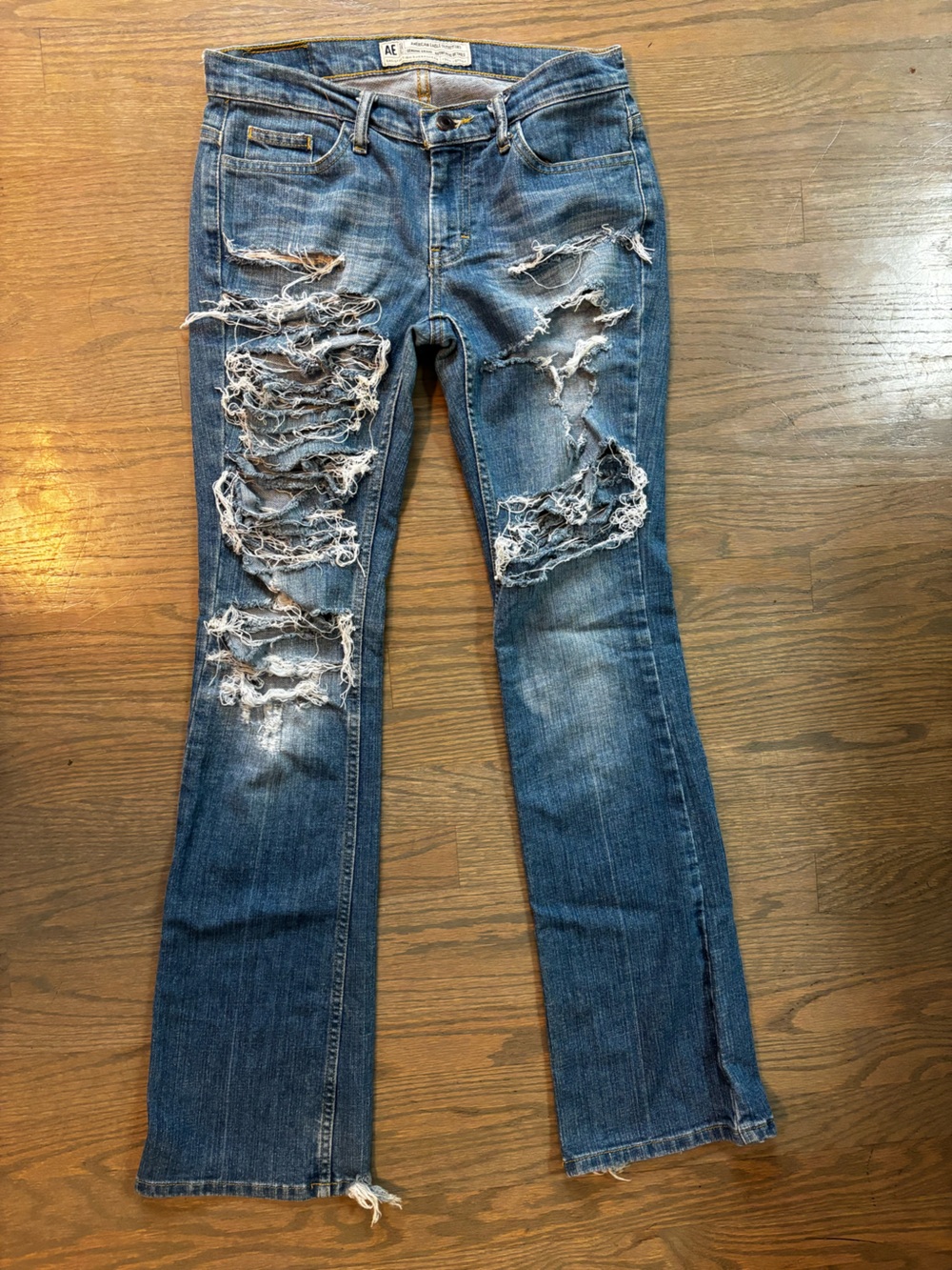 Vintage Y2K American Eagle blue distressed low rise flare jeans women’s size 4